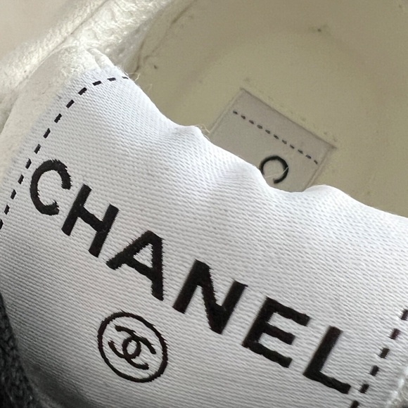 NEW Chanel 22A White Black Suede CC Flat Lace Up Tie Runner Trainer Sneaker 38 - Picture 4 of 16